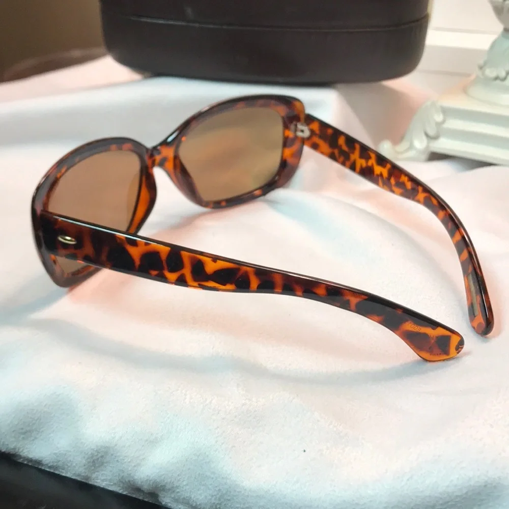 Coldwater creek‎ sunglasses and case